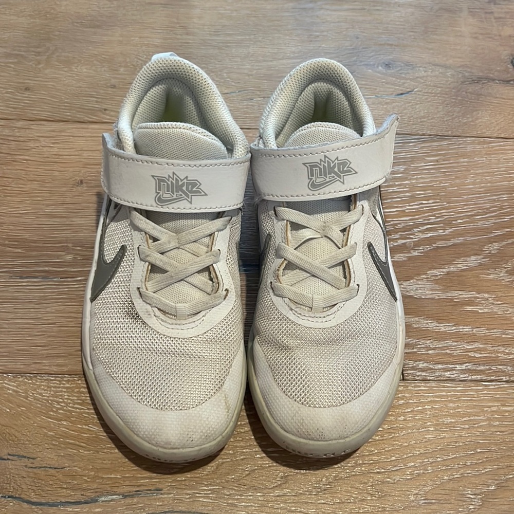 Team Hustle Nike sneakers
